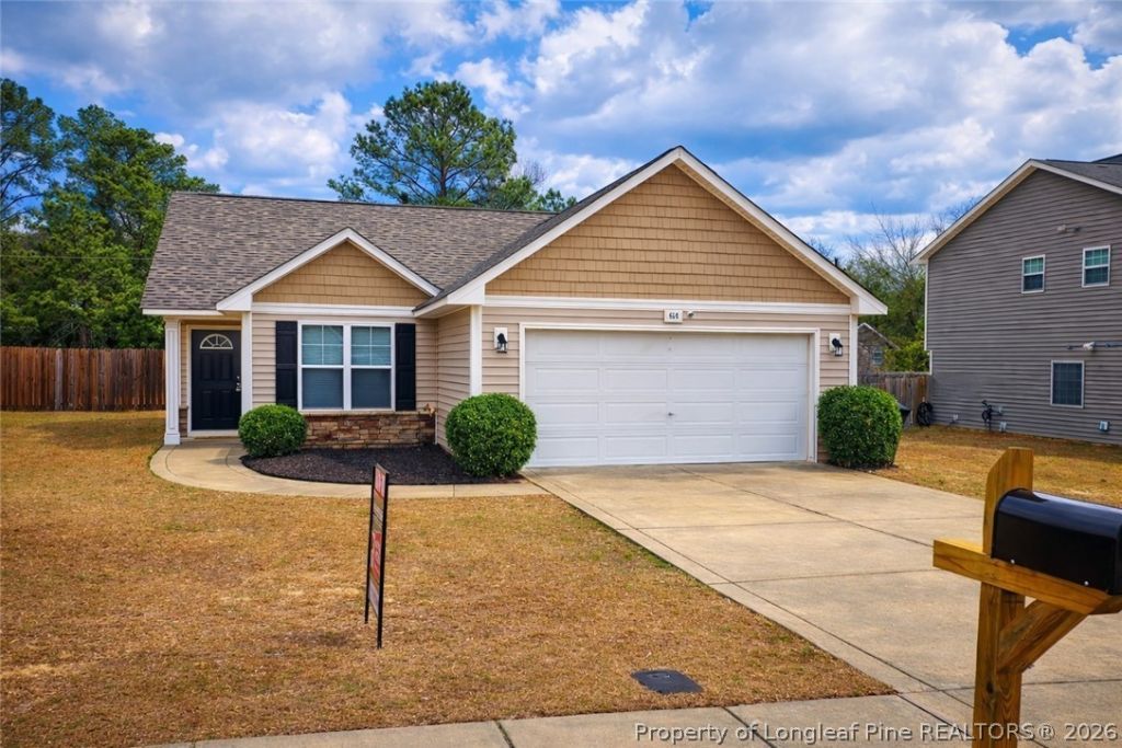 528 Bellgrove Drive, Hope Mills, NC 28348 Main Photo