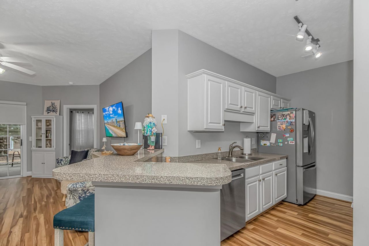 766 Algonquin Dr.  Photo 5