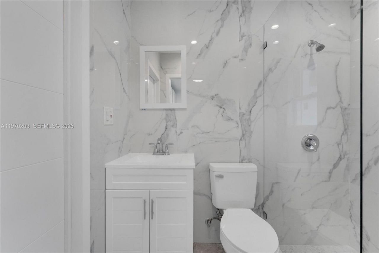 521 NW 33rd Ave , Miami, FL 33125 Photo