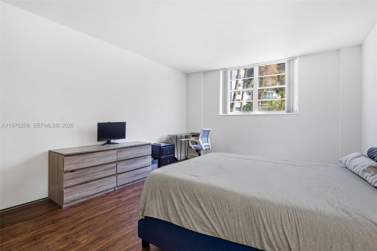 19390 Collins Ave , Unit 120, Sunny Isles Beach, FL 33160 Photo