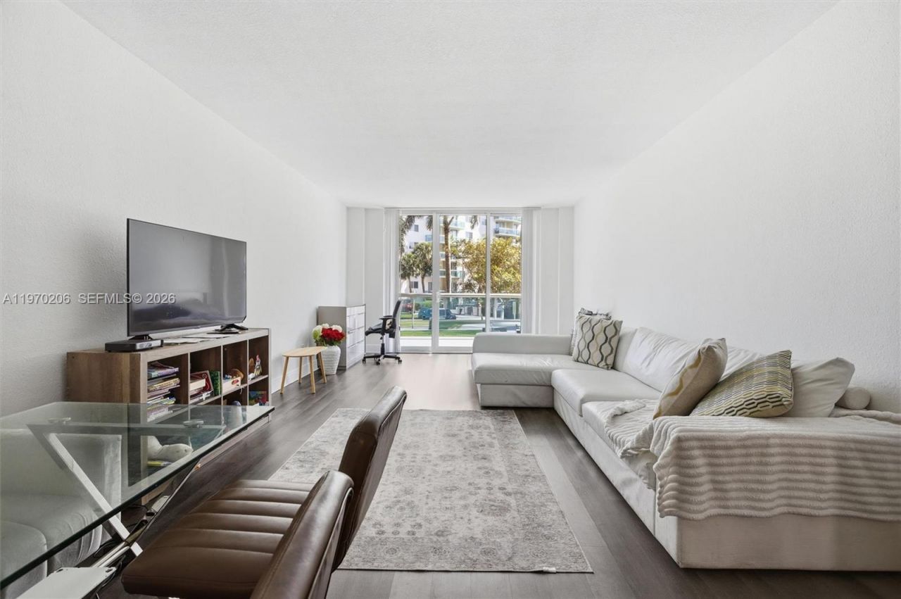 19390 Collins Ave , Unit 120, Sunny Isles Beach, FL 33160 Photo