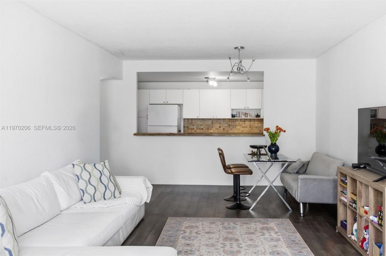 19390 Collins Ave , Unit 120, Sunny Isles Beach, FL 33160 Photo