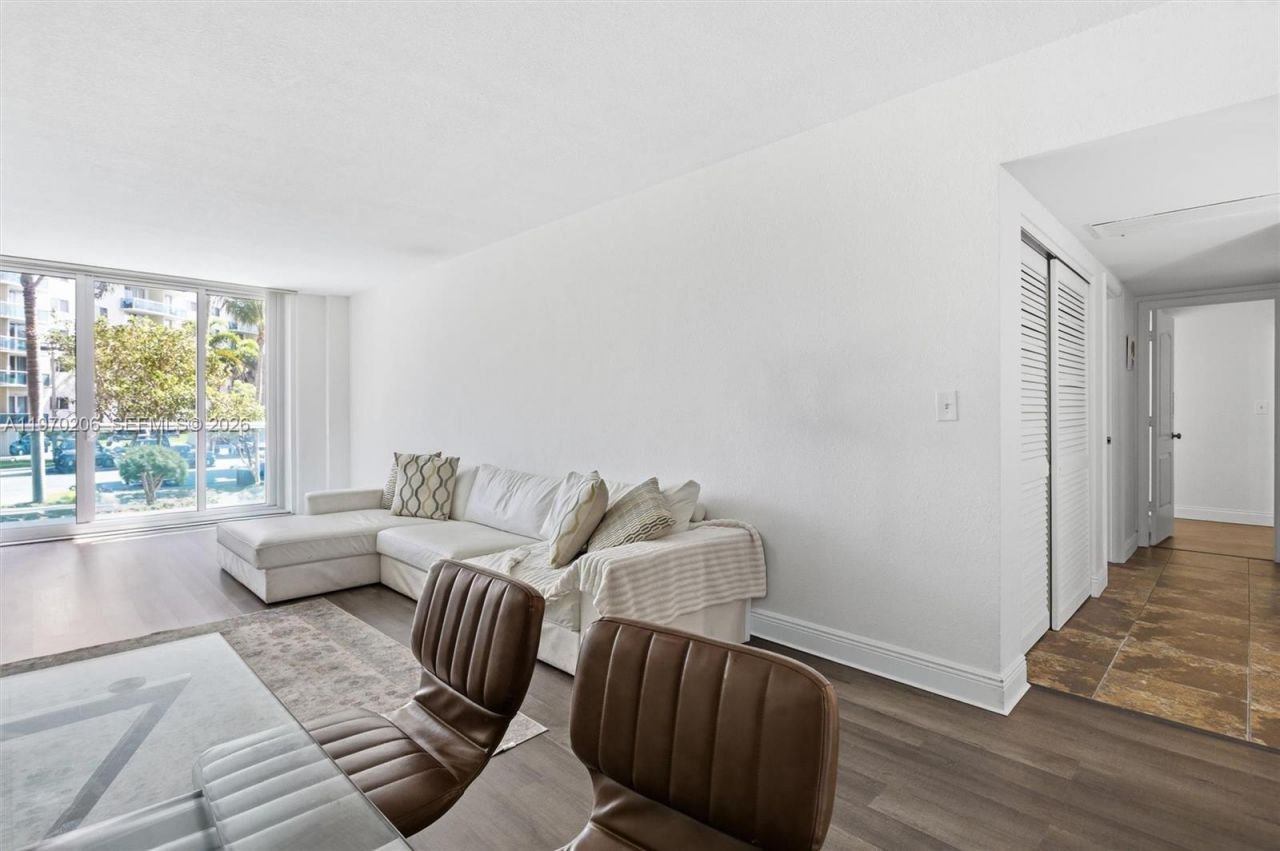 19390 Collins Ave , Unit 120, Sunny Isles Beach, FL 33160 Photo