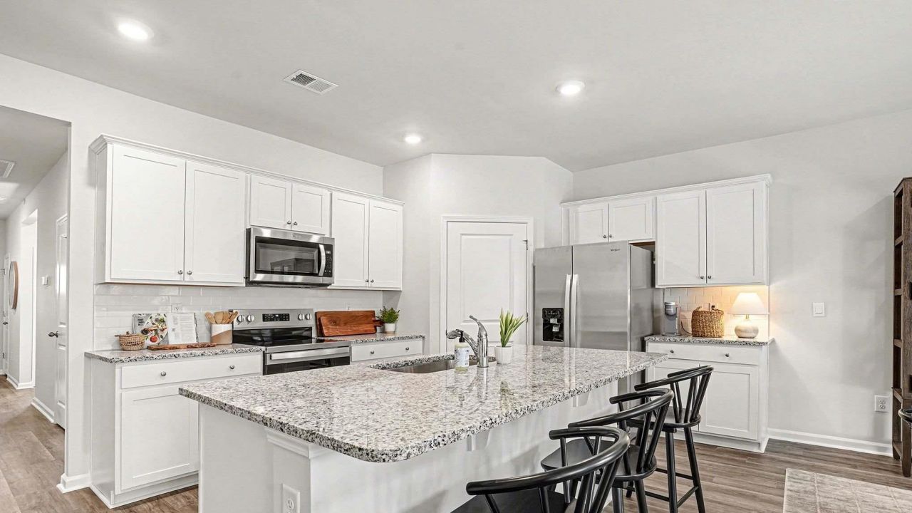 5017 Yellowstone Dr.  Photo 3