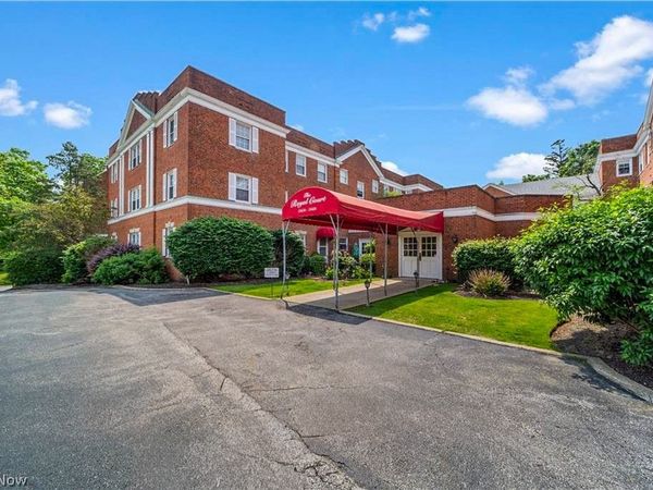 19436 Van Aken Boulevard, Beachwood, OH 44122