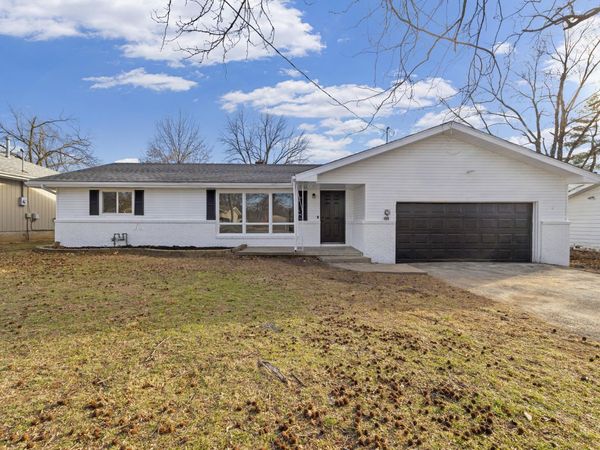 108 W Walnut Street , Nixa, MO 65714