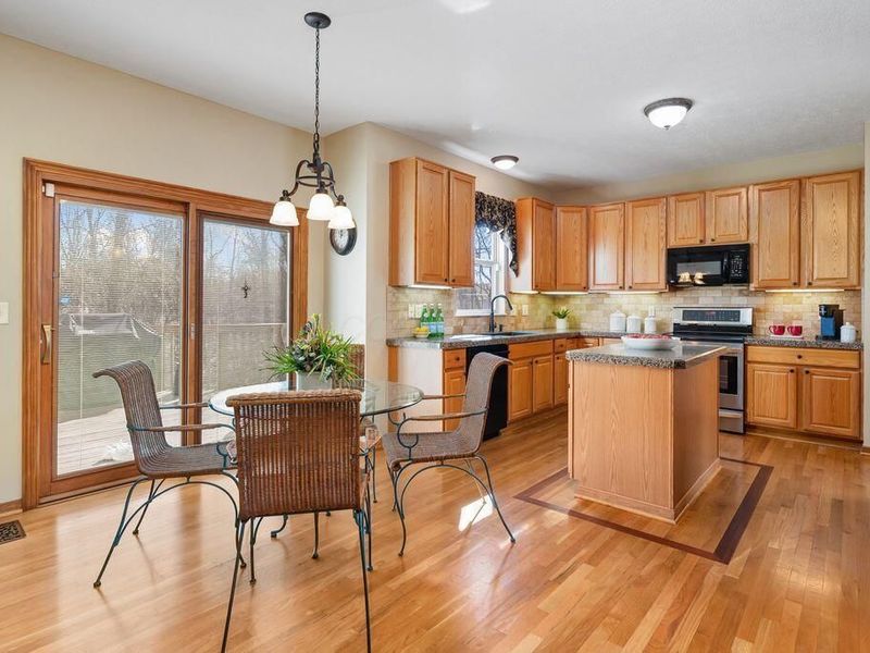 8145 Reynoldswood Drive, Reynoldsburg, OH 43068 Photo 9