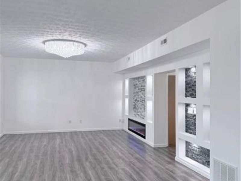 8127 Bushclover Drive, Tipp City, OH 45371 Photo 10