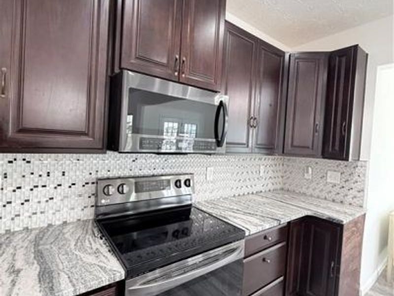 8127 Bushclover Drive, Tipp City, OH 45371 Photo 14