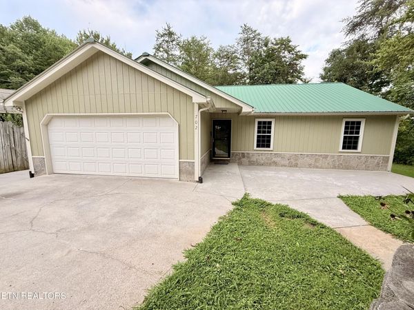 702 Hamid Place, Knoxville, TN 37920