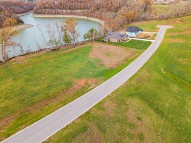 38 Lakemere Drive, Somerset, KY 42503