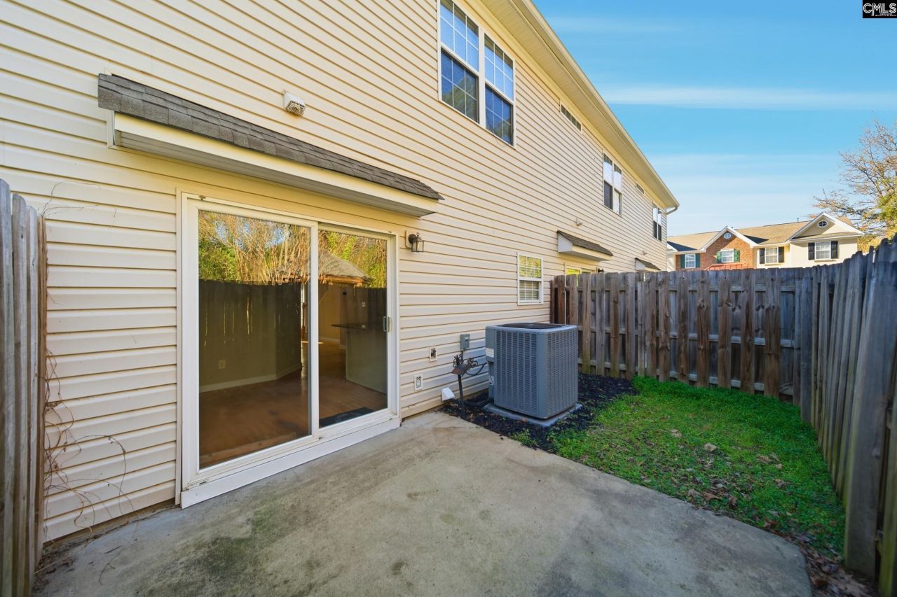 102 Tuscany Court  Photo 16