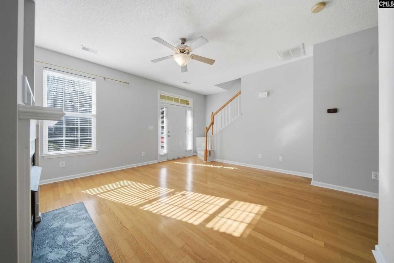 102 Tuscany Court  Photo 5