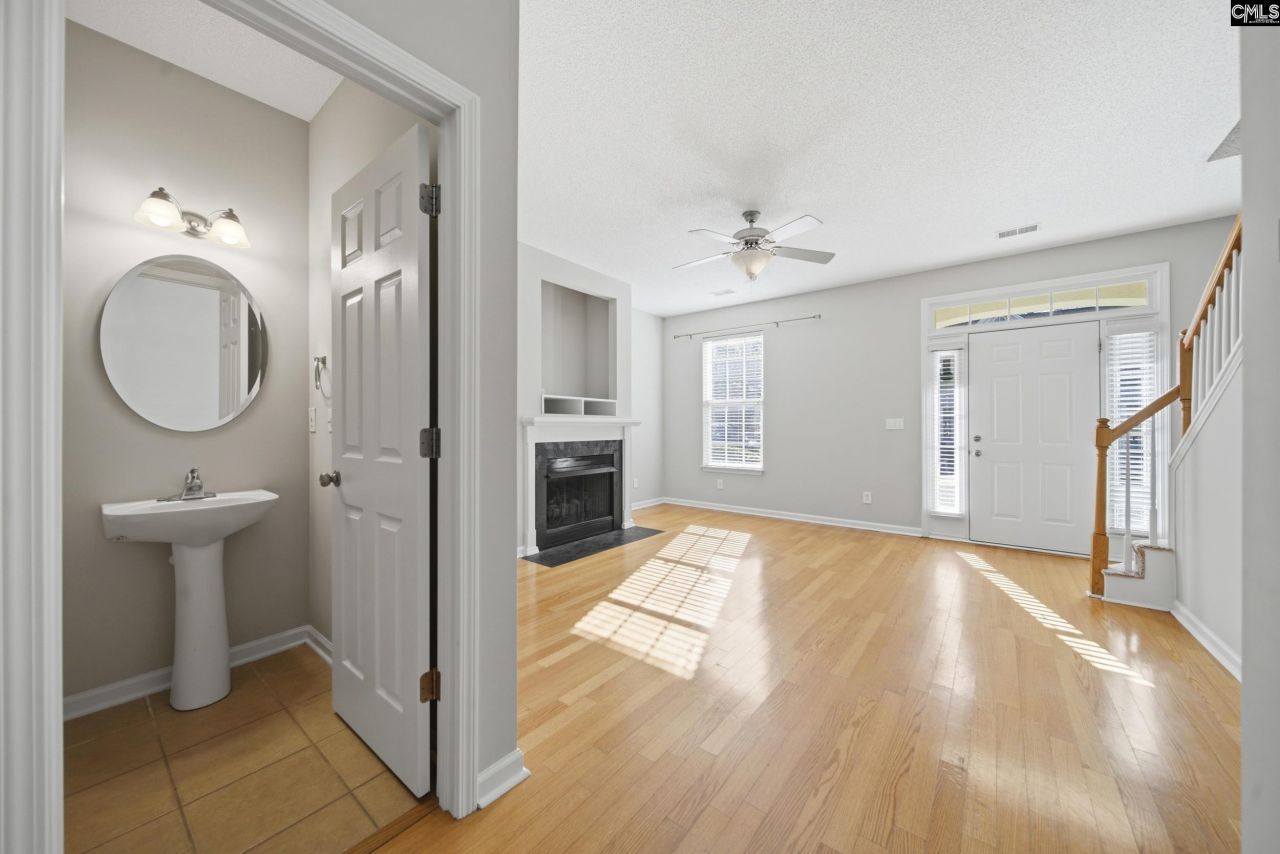 102 Tuscany Court  Photo 6