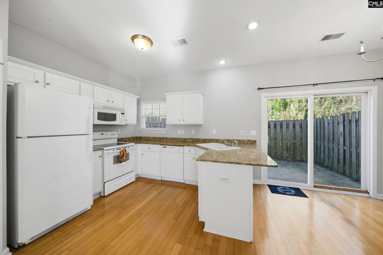 102 Tuscany Court  Photo 8