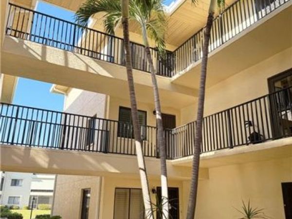 11220 Caravel CIR, Unit 304, FORT MYERS, FL 33908