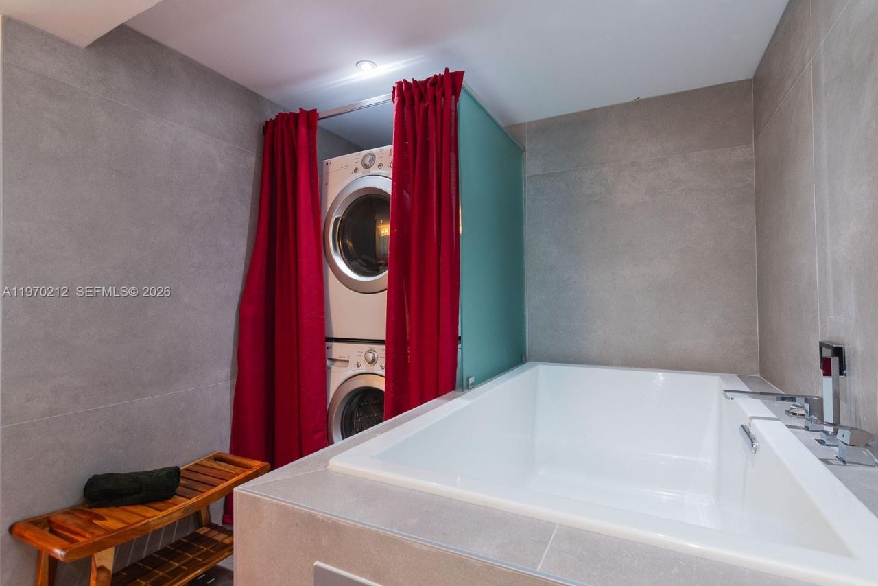 900 Bay Dr, Unit 224, Miami Beach, FL 33141 Photo