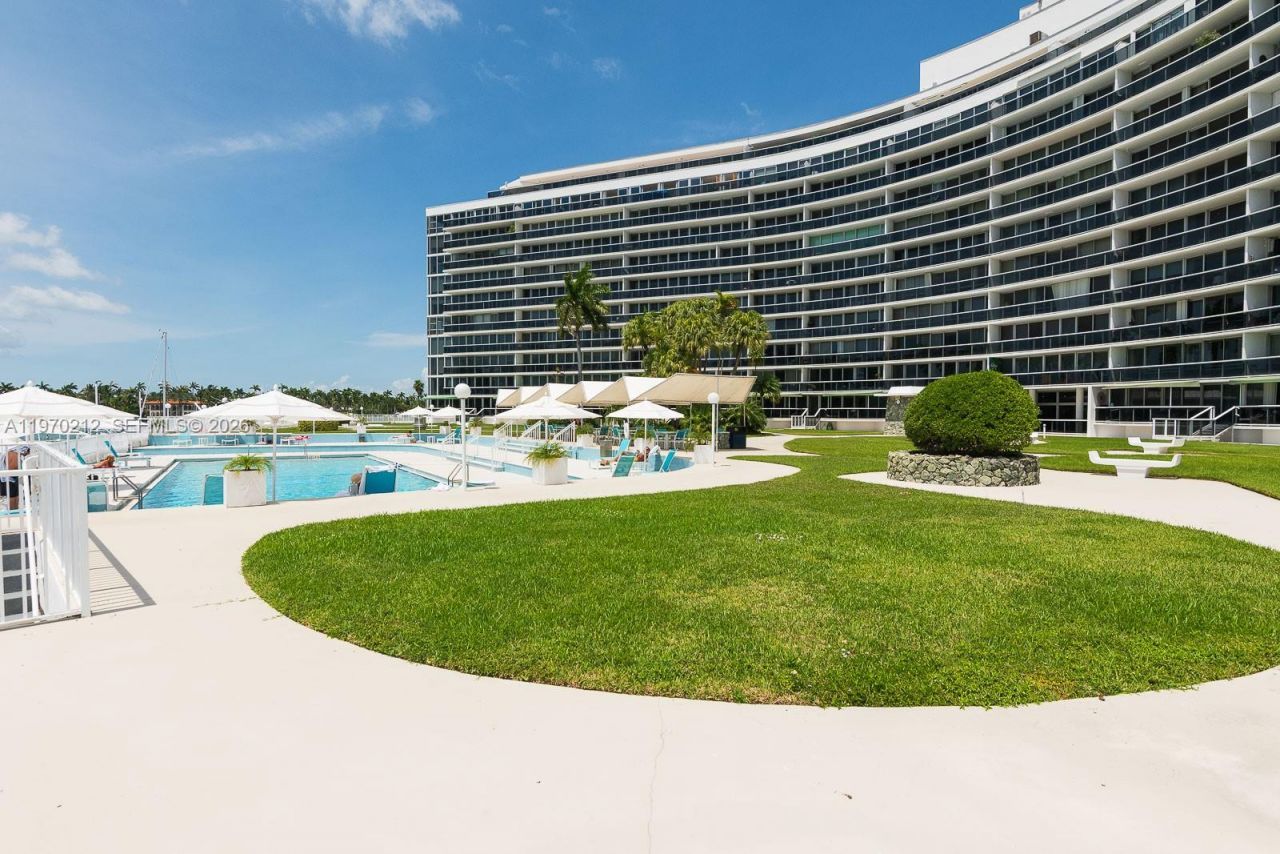 900 Bay Dr, Unit 224, Miami Beach, FL 33141 Photo