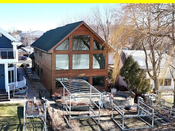 5830 Lake Edge Road, McFarland, WI 53558