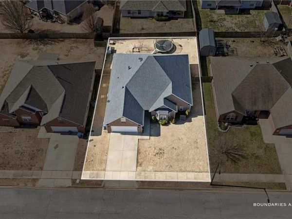 1406 N Latisha Lane, Siloam Springs, AR 72761