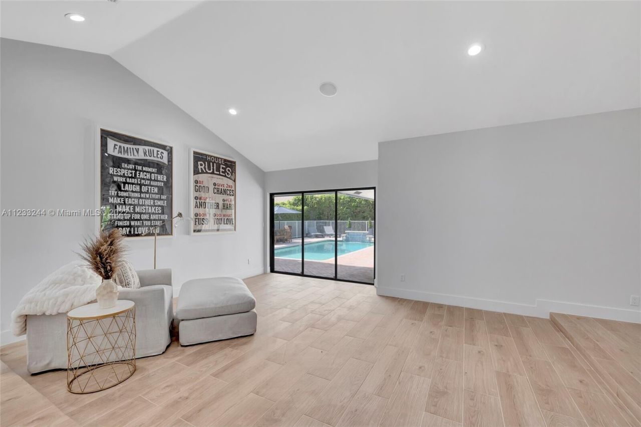 2824 NW 28th Street, Boca Raton, FL 33434 Photo