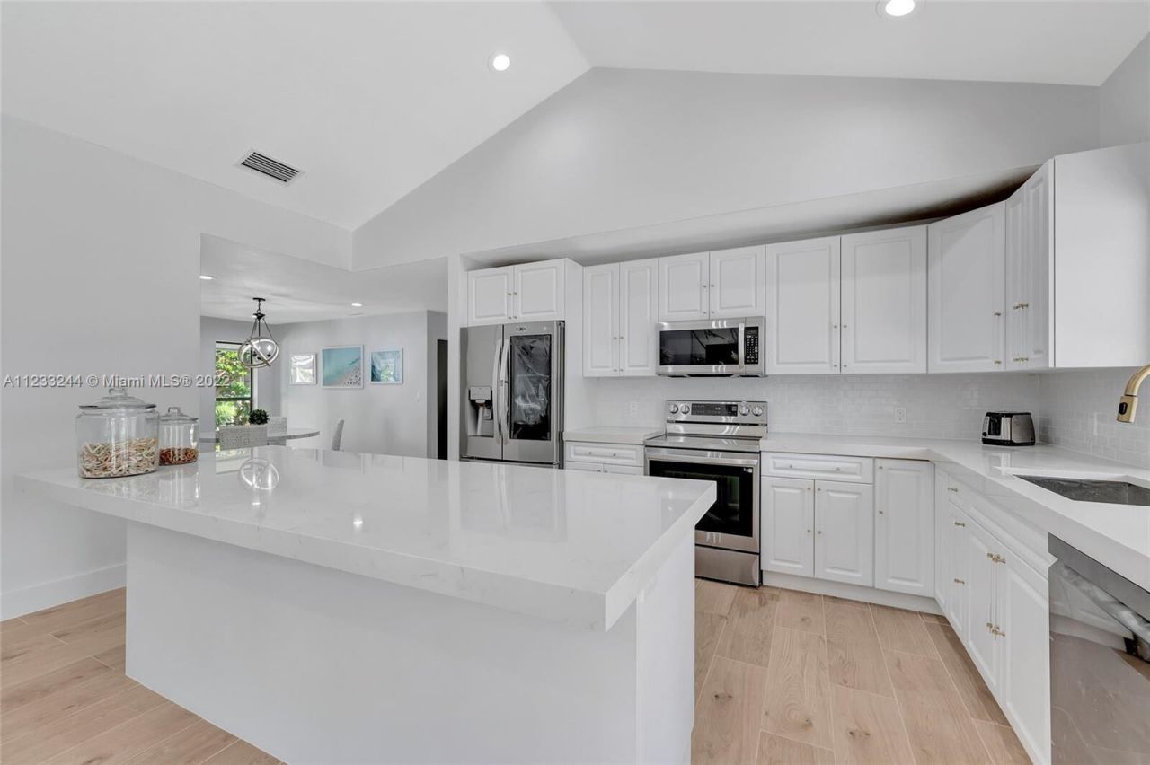 2824 NW 28th Street, Boca Raton, FL 33434 Photo