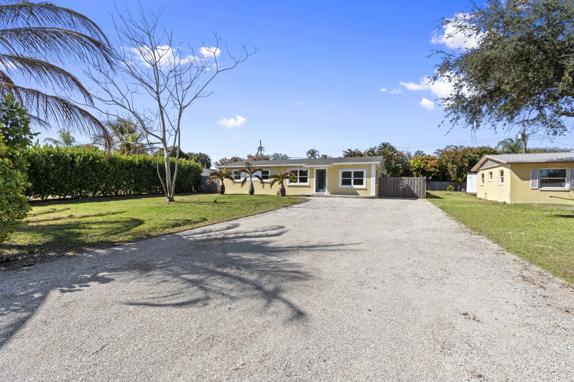 924 SE Dolphin Drive, Stuart, FL 34996 Photo