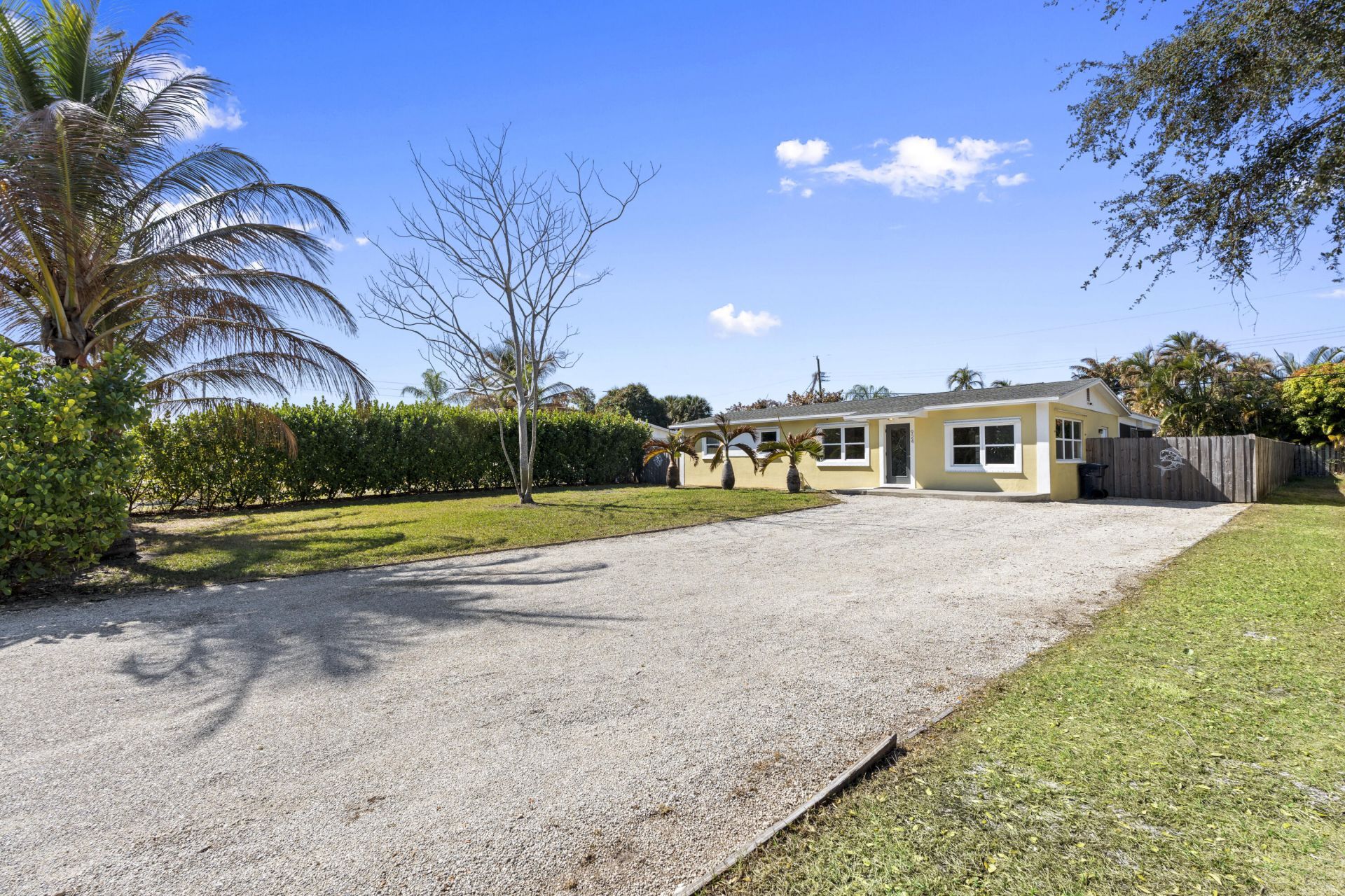 924 SE Dolphin Drive, Stuart, FL 34996 Photo