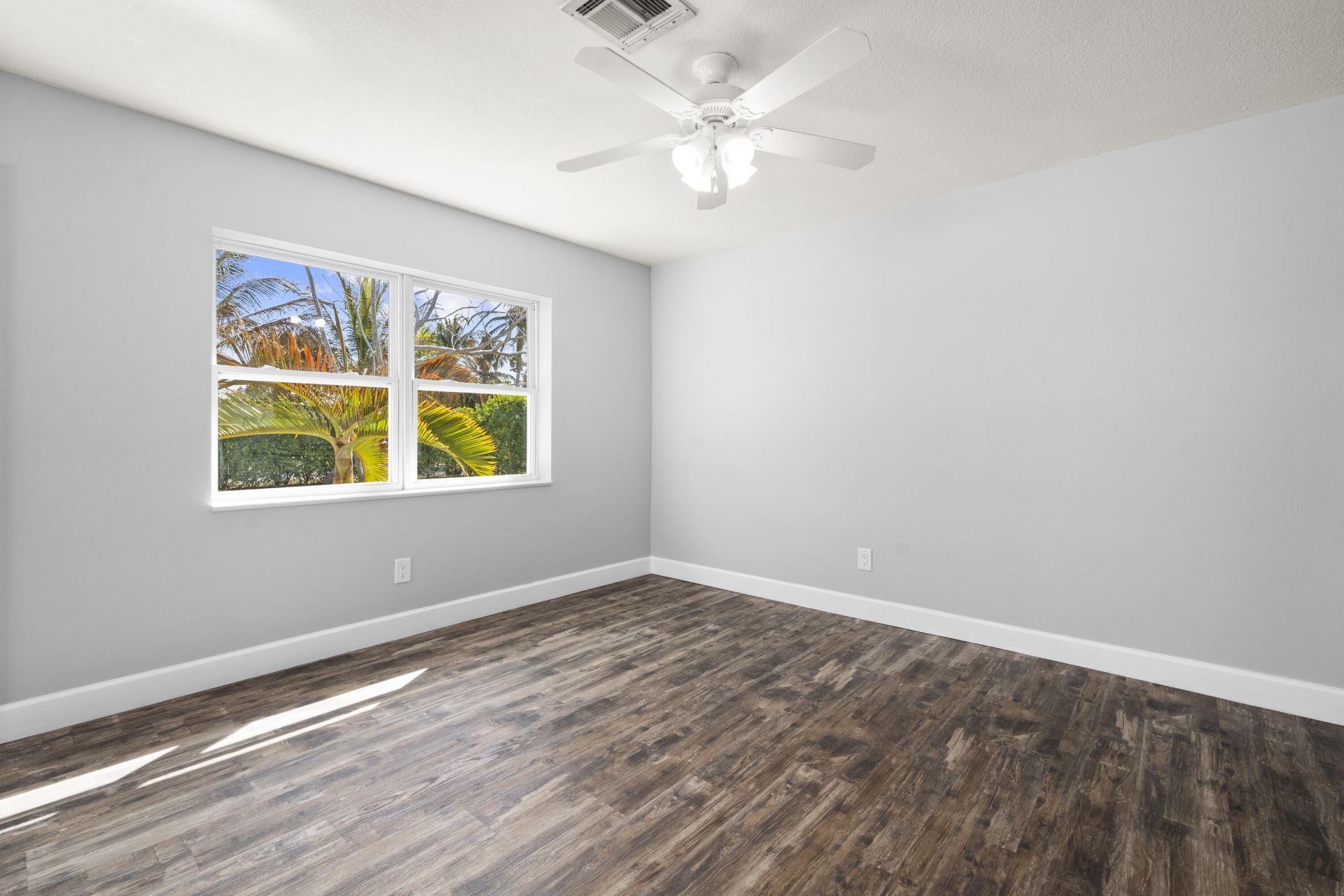 924 SE Dolphin Drive, Stuart, FL 34996 Photo