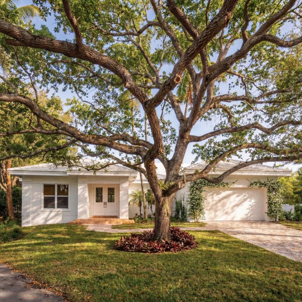 6371 SW 87th Terrace, Pinecrest, FL 33156 Photo