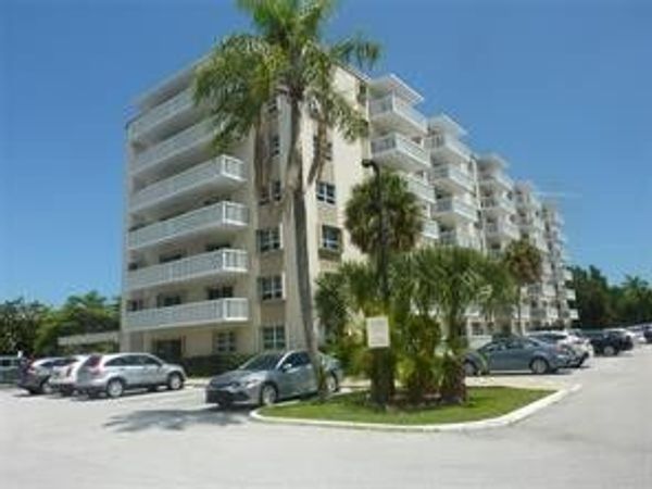 1831 NE 38th St, Unit 108, Fort Lauderdale, FL 33308