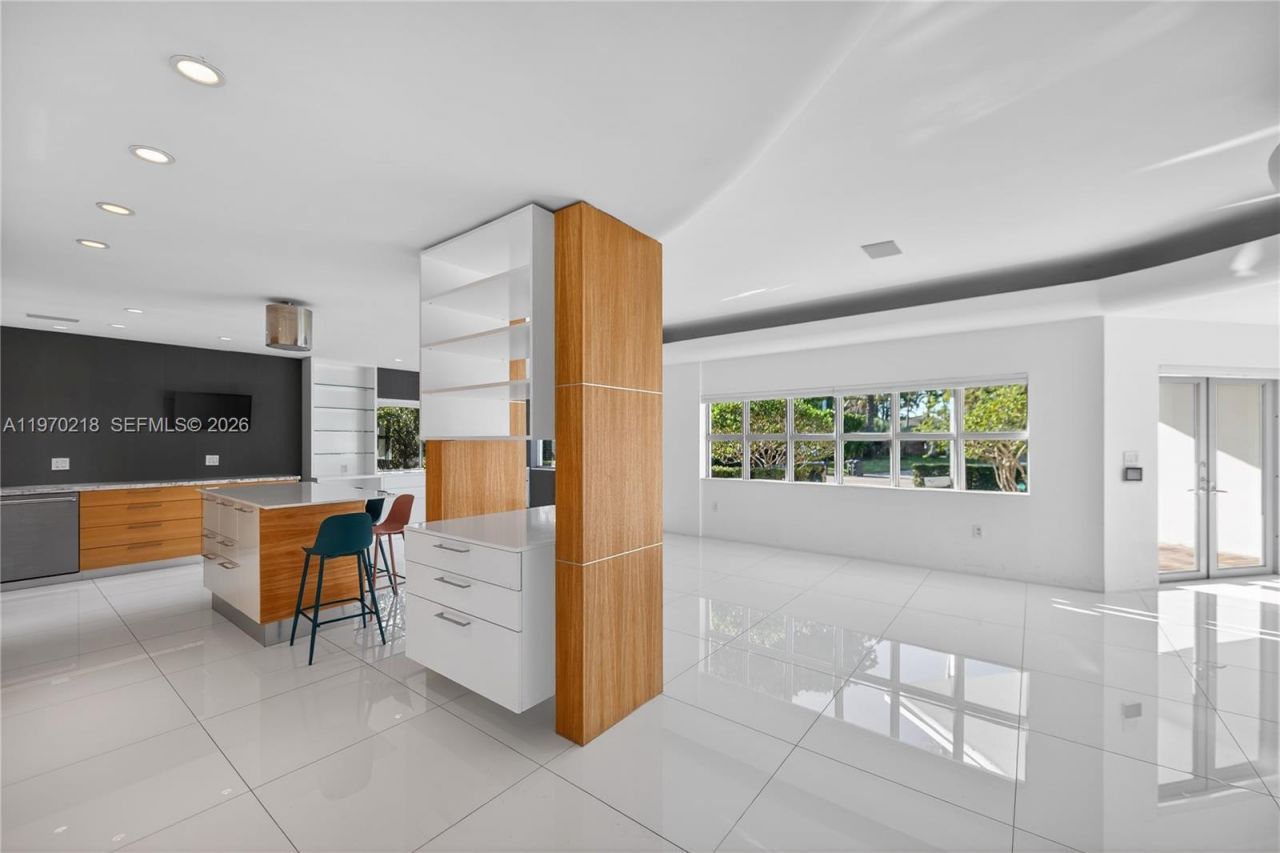 1000 N Shore Dr, Miami Beach, FL 33141 Photo