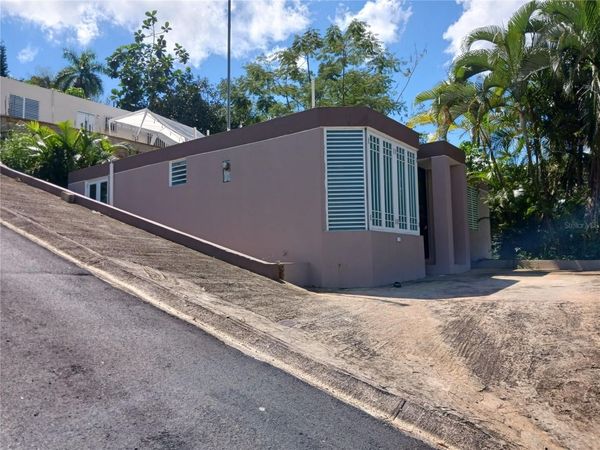 KM. 11.7 RD. 174 INT, BAYAMON, PR 00958