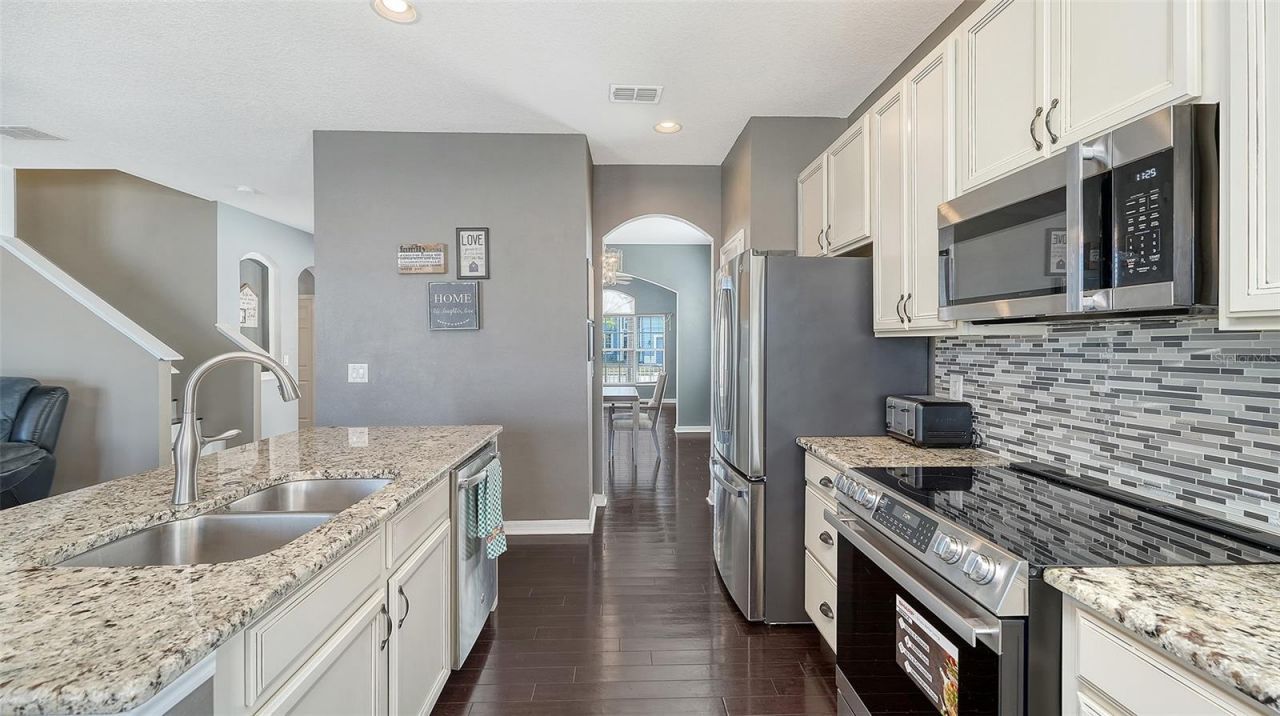 5914 53rd Lane E, Bradenton, FL 34203 Photo