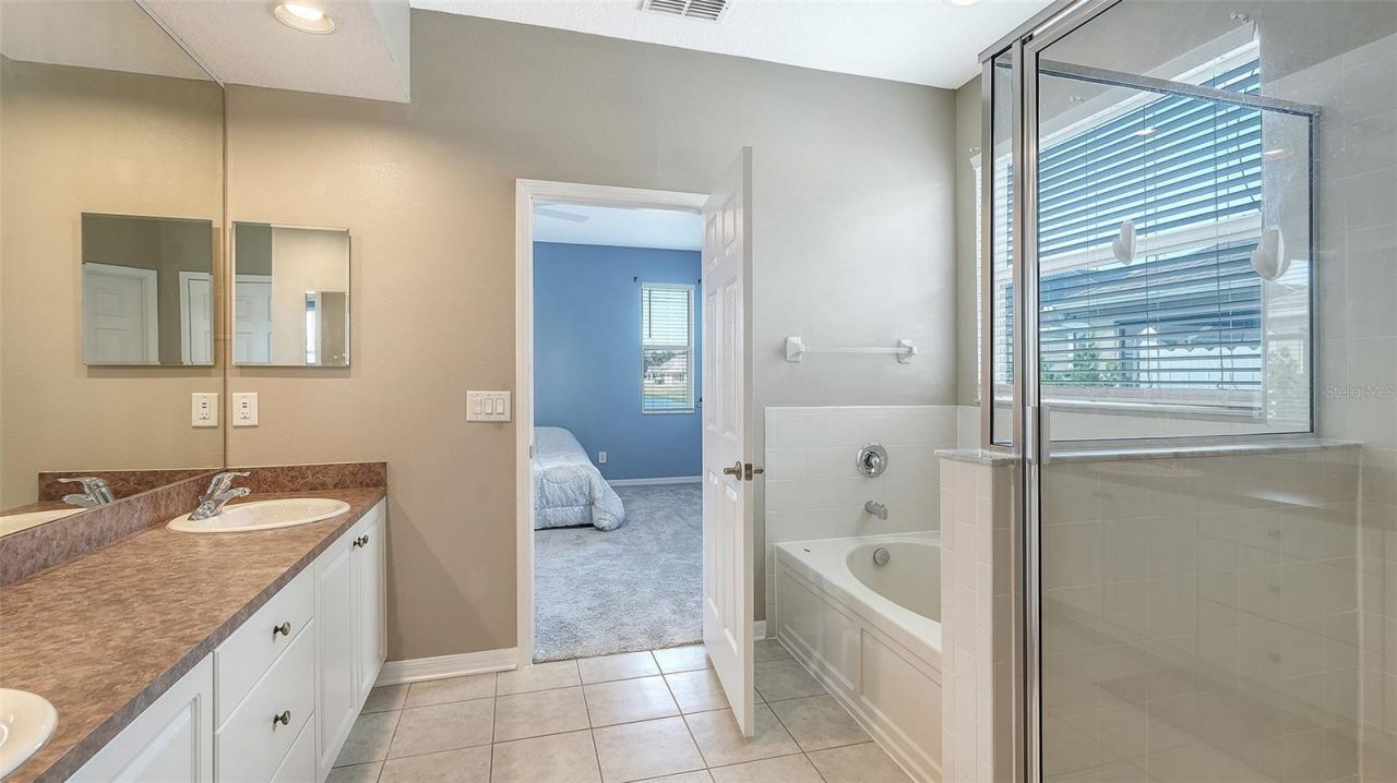 5914 53rd Lane E, Bradenton, FL 34203 Photo