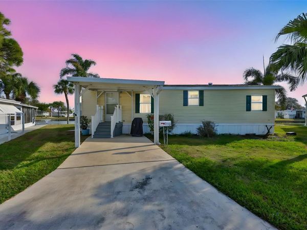 980 7TH STREET NW, Unit 16, LARGO, FL 33770