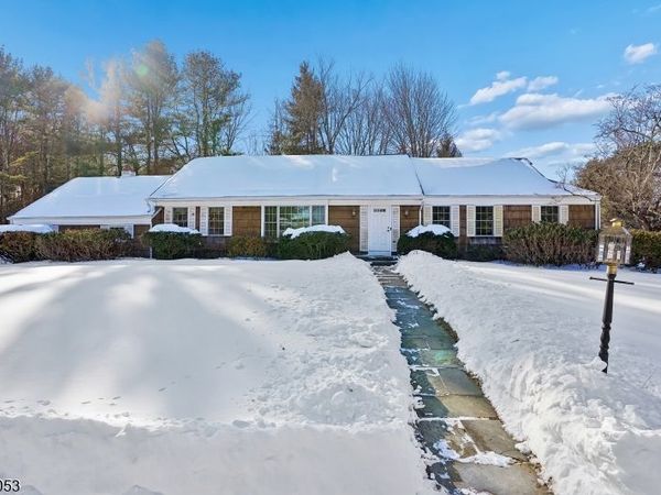 1 Mountain View Dr, Chester, NJ 07930