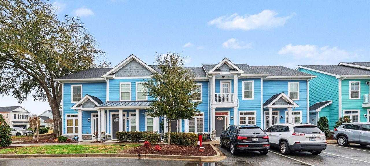 812 Moen Pl. Photo 1