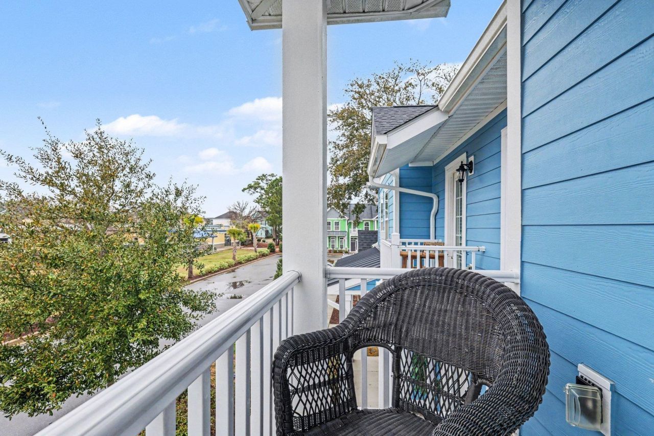 812 Moen Pl. Photo 12