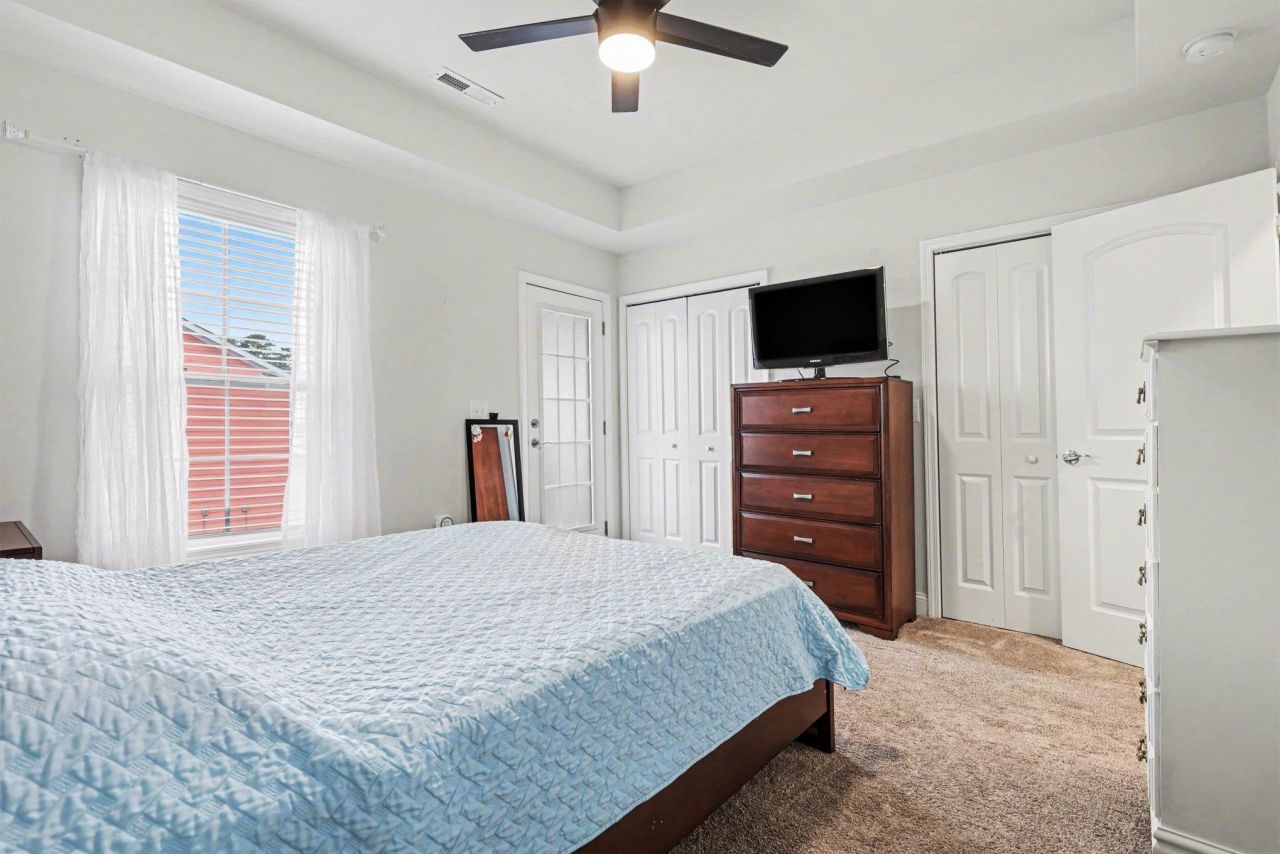 812 Moen Pl. Photo 18