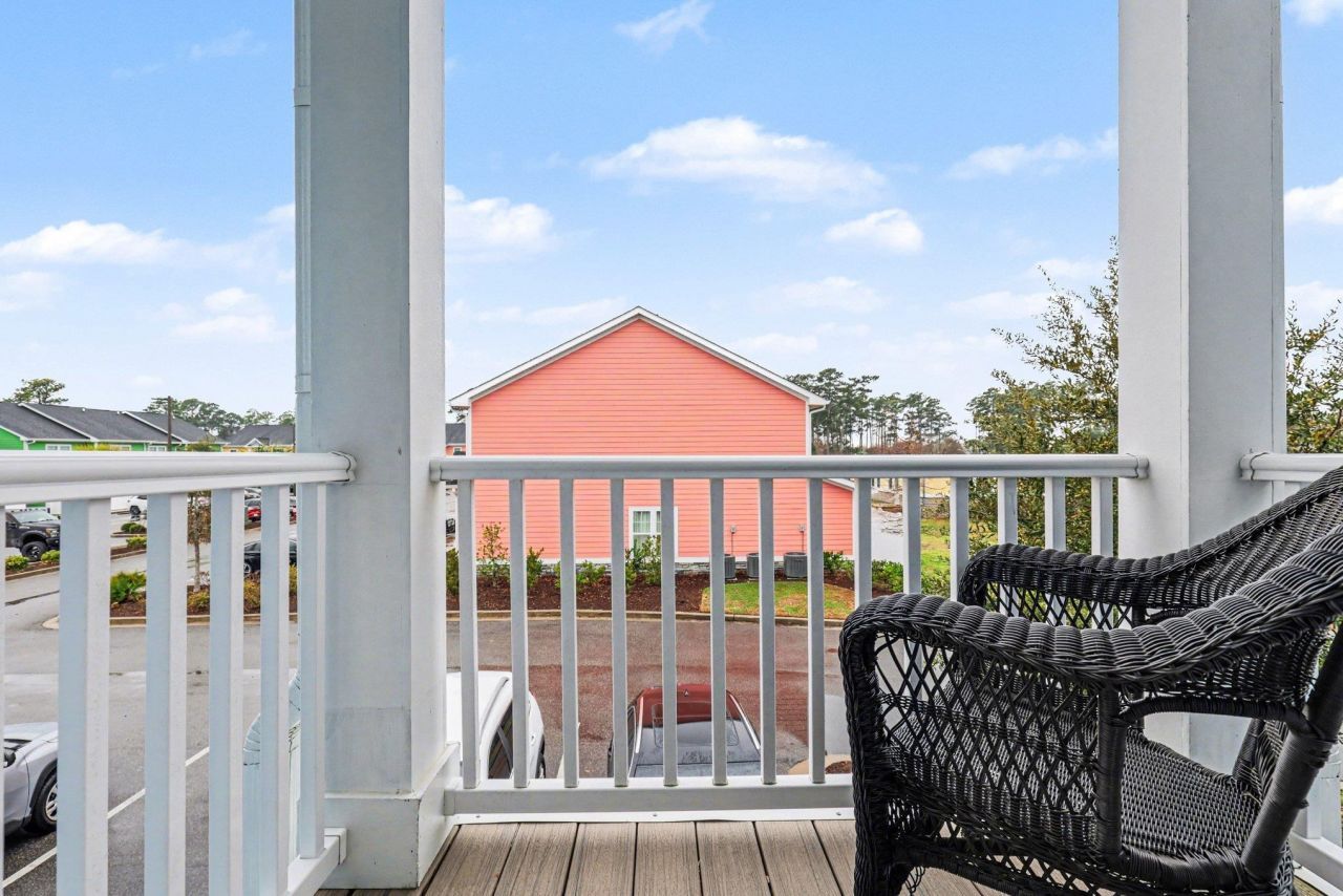 812 Moen Pl. Photo 20