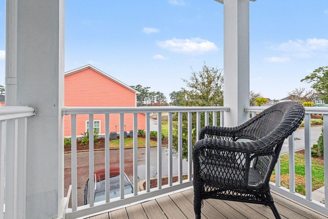 812 Moen Pl. Photo 21