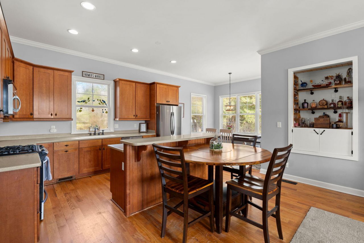 2828 Bonnette Road Photo 9