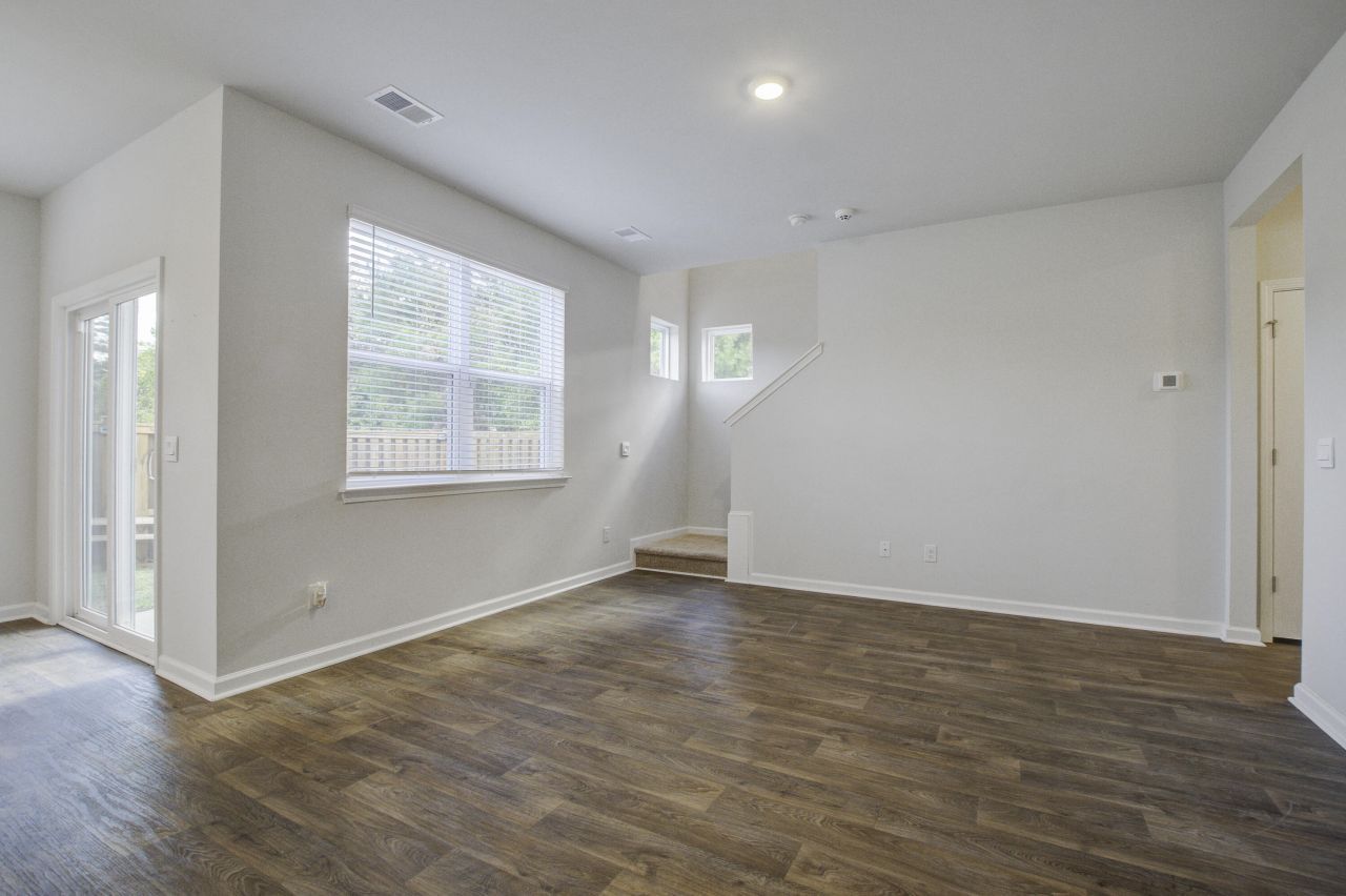 827 Kirby Court Photo 6