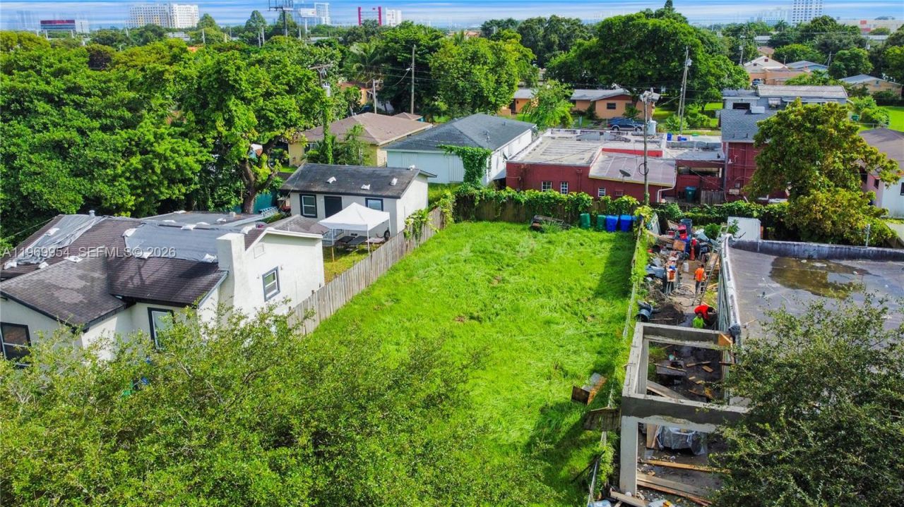 1762 NW 44th St, Miami, FL 33142 Photo