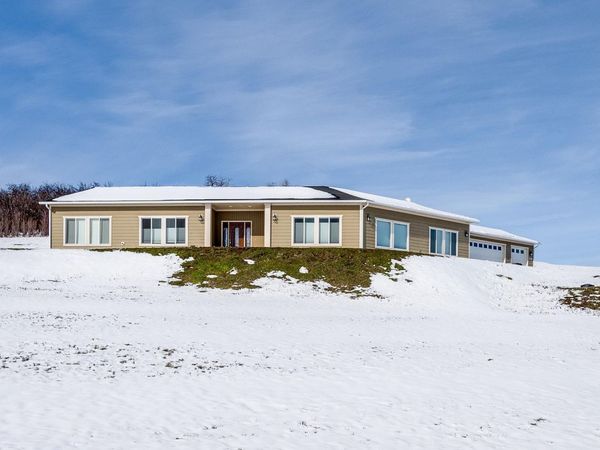 135 Osprey Ln, Pullman, WA 99163