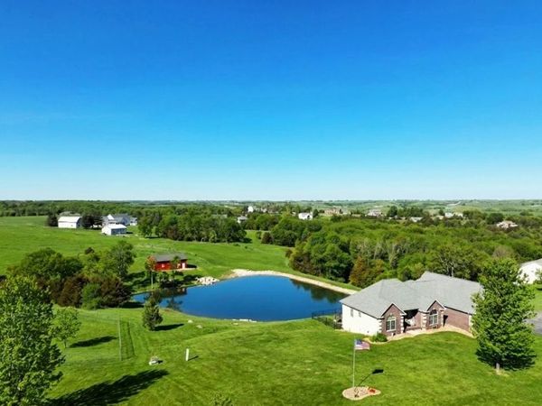 1685 McBride Ridge Court, Winterset, IA 50273
