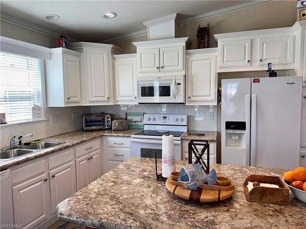 3098 Sloop LN, ST. JAMES CITY, FL 33956