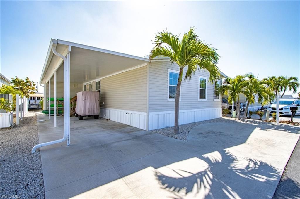 3098 Sloop Ln, Saint James City, FL 33956 Photo