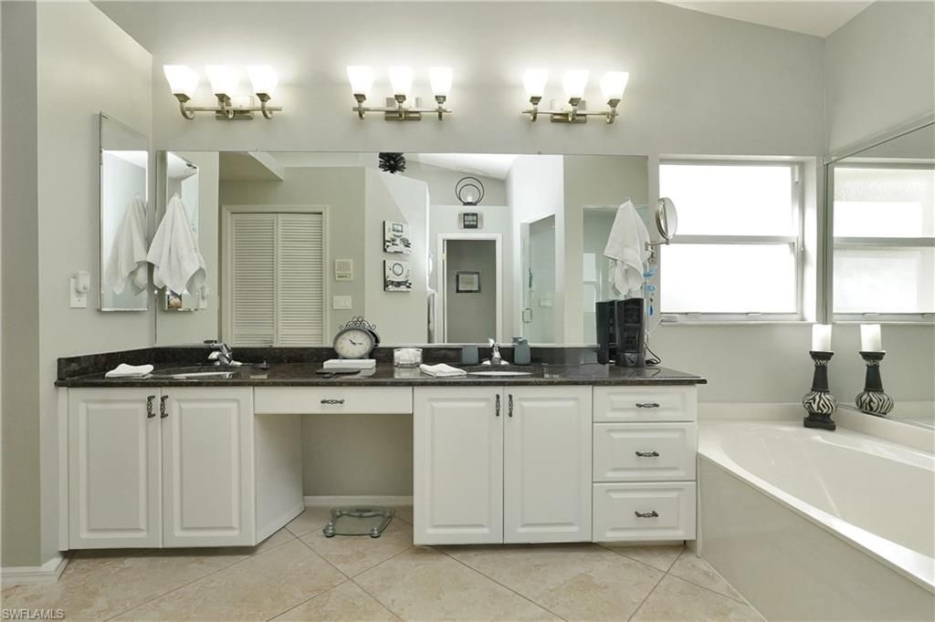 9110 Old Hickory Cir, Fort Myers, FL 33912 Photo